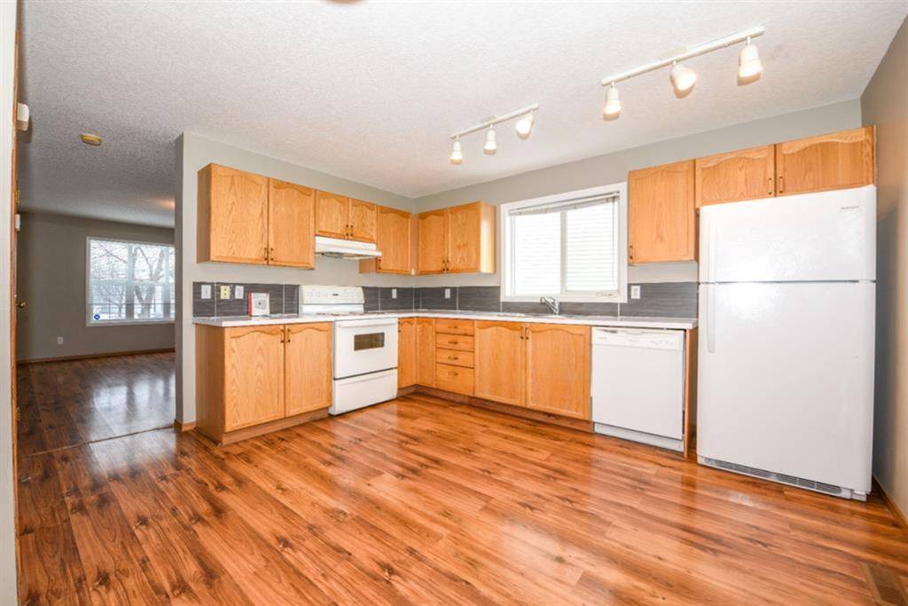 Calgary, AB T3J 4L9,38 Martinvalley CT NE