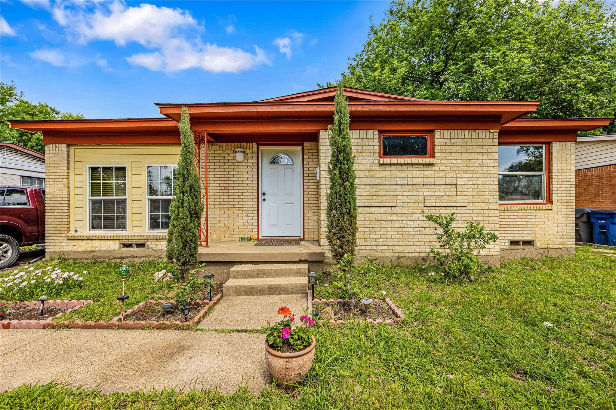 Dallas, TX 75217,1732 Alhambra Street