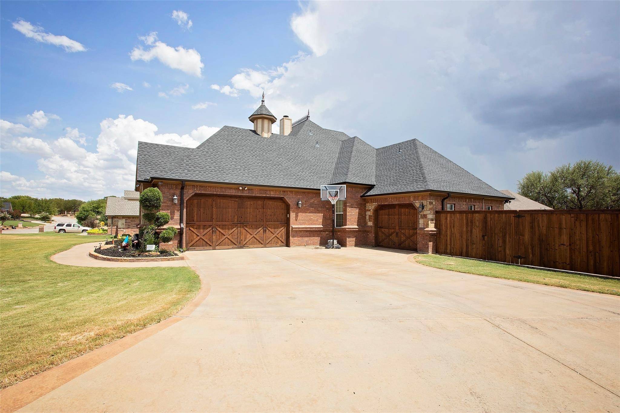 Graham, TX 76450,1717 Dakota Drive