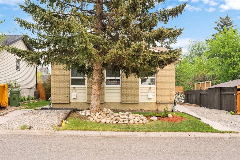 Calgary, AB T2J 6C4,608 Deerpath CT SE