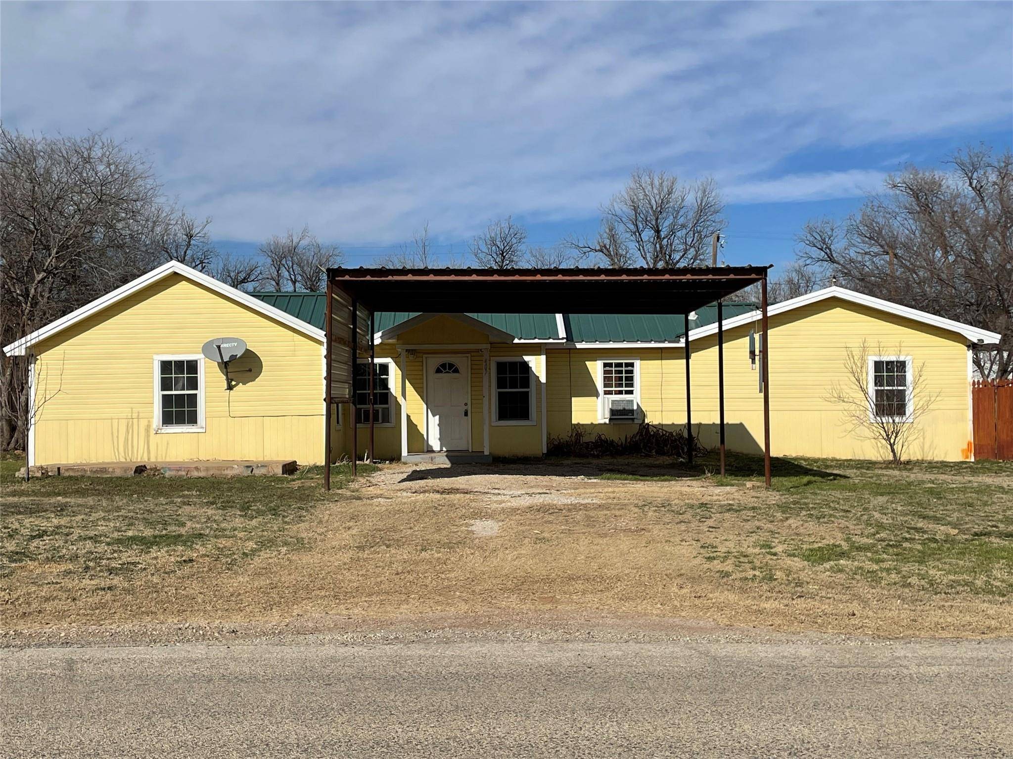 Seymour, TX 76380,407 E McLain Street