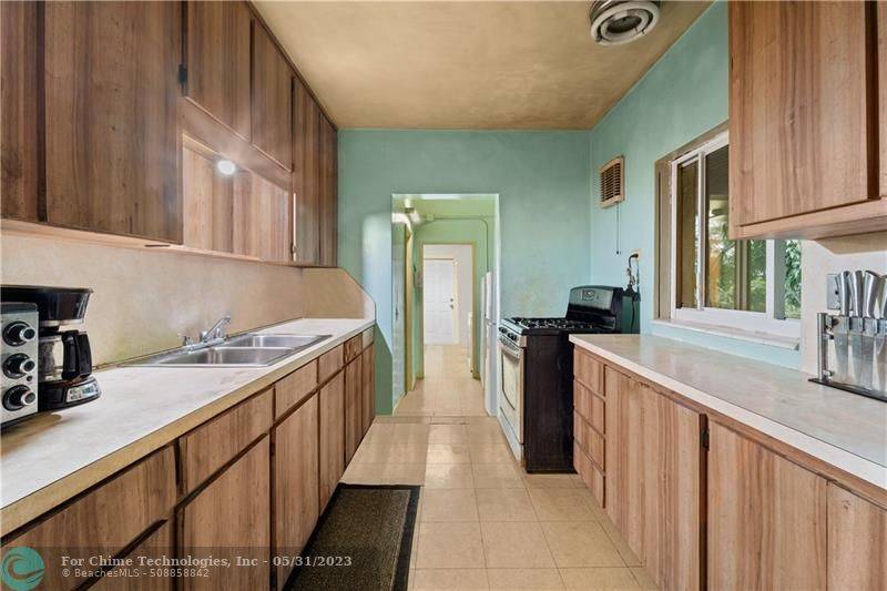 Miami, FL 33162,668 NE 161st St