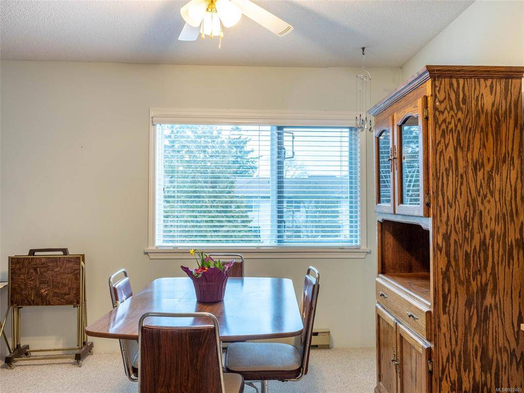 Sidney, BC V8L 1Z7,2360 James White Blvd #304