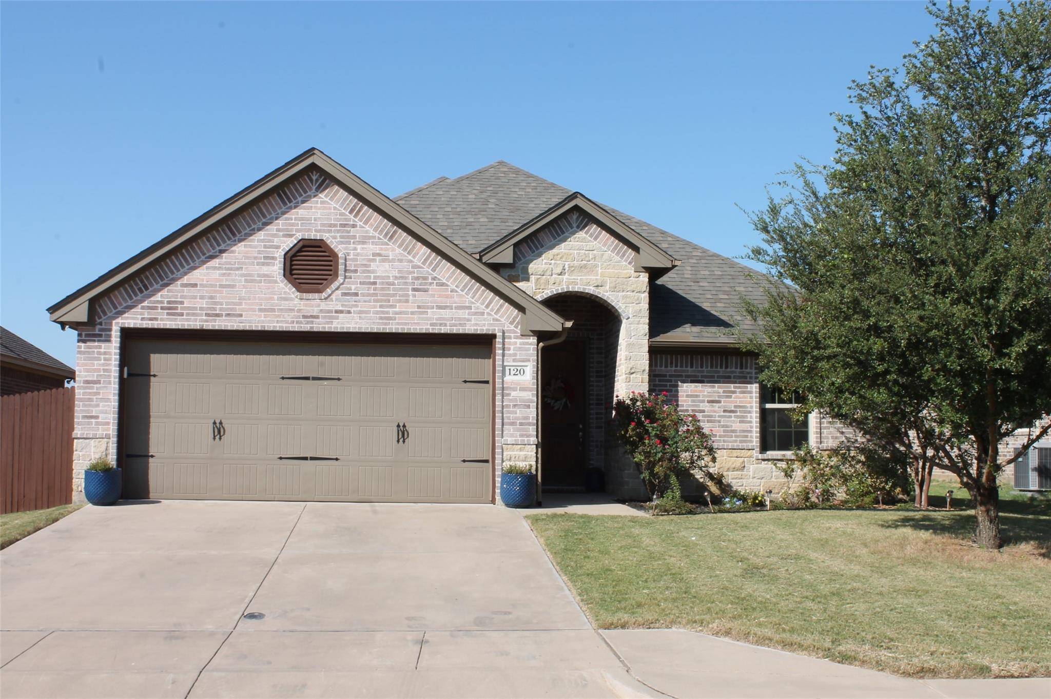 Granbury, TX 76049,120 Donna Circle