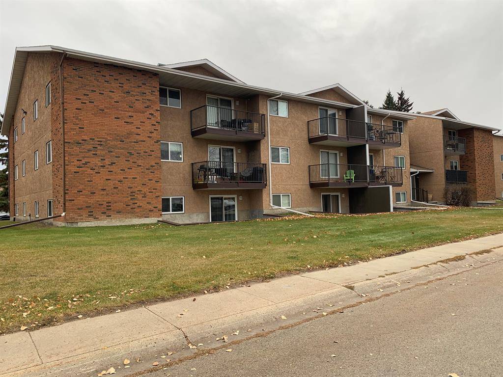 Red Deer, AB T4R 1V3,27 Bennett ST #306