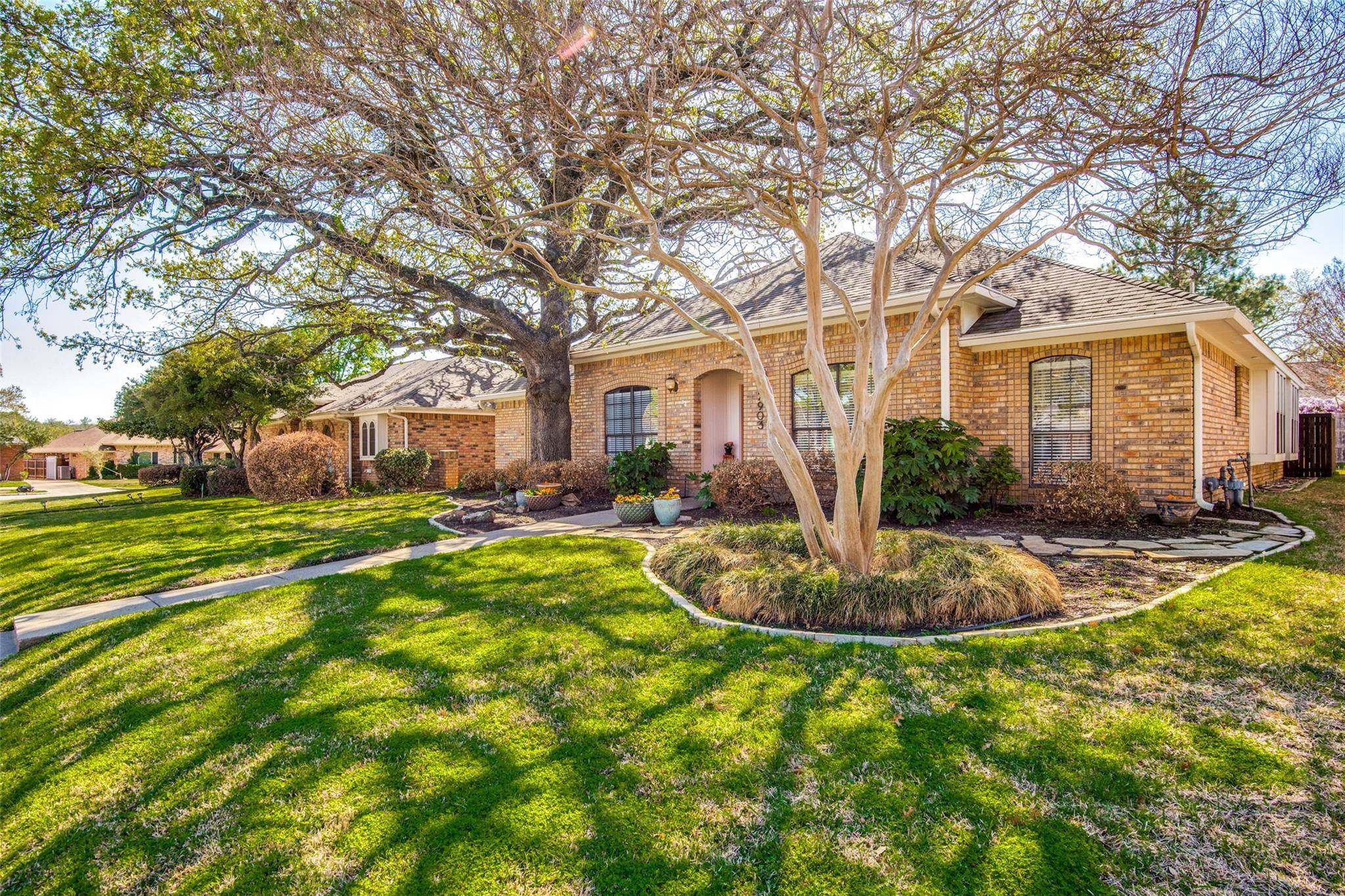 Grapevine, TX 76051,2903 Valleyview Drive