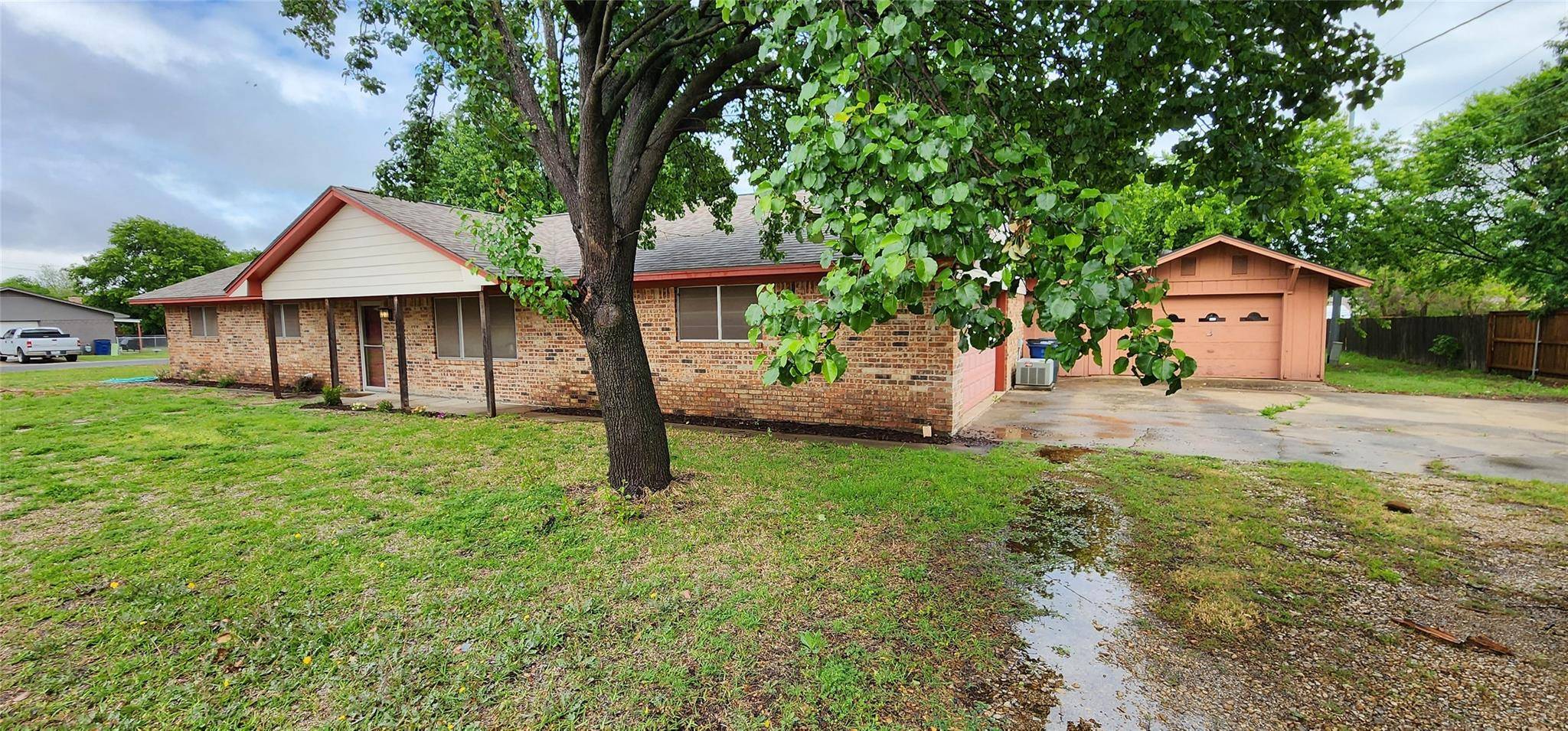 Sanger, TX 76266,800 S 3rd Street