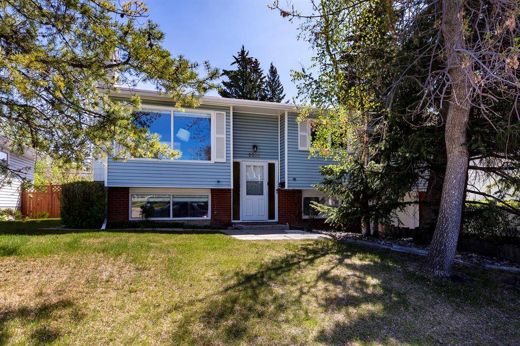 Calgary, AB T3A 1M3,6204 Dalbeattie HL NW