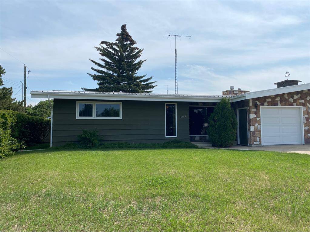 Innisfail, AB T4G 1H7,3738 51 AVE