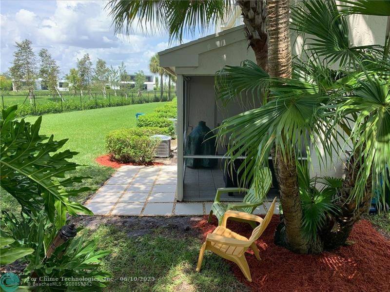 Weston, FL 33326,255 Mallory Ct  #255