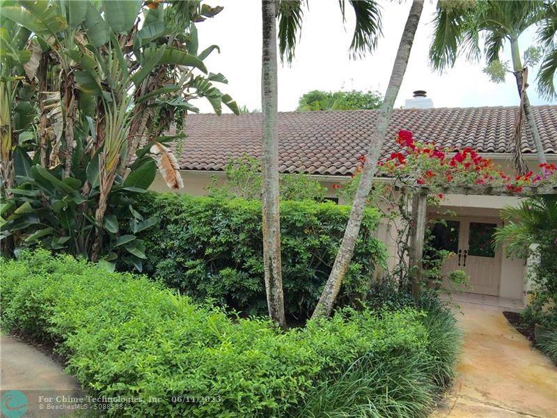 Boca Raton, FL 33496,8480 Twin Lake Dr
