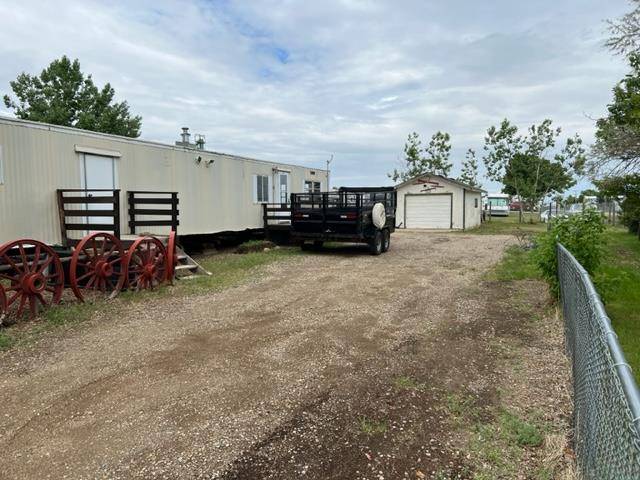 Dunmore, AB T1B 0K3,188 4 ST