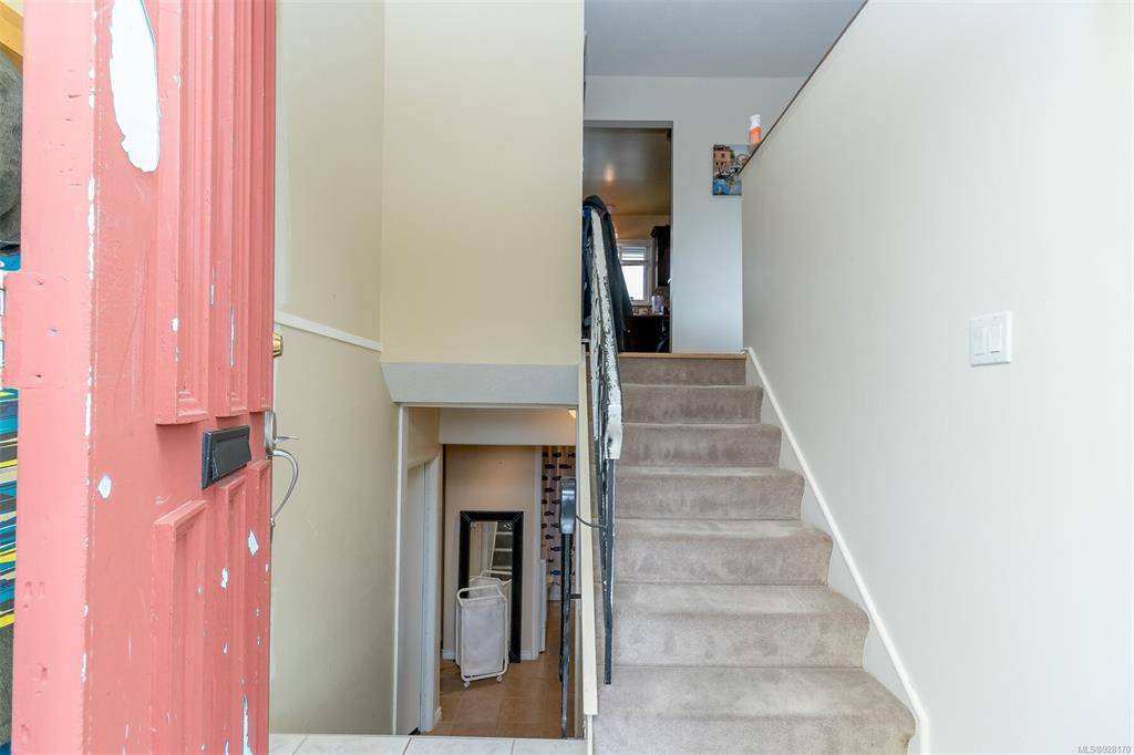 Sidney, BC V8L 2K6,2065 Piercy Ave