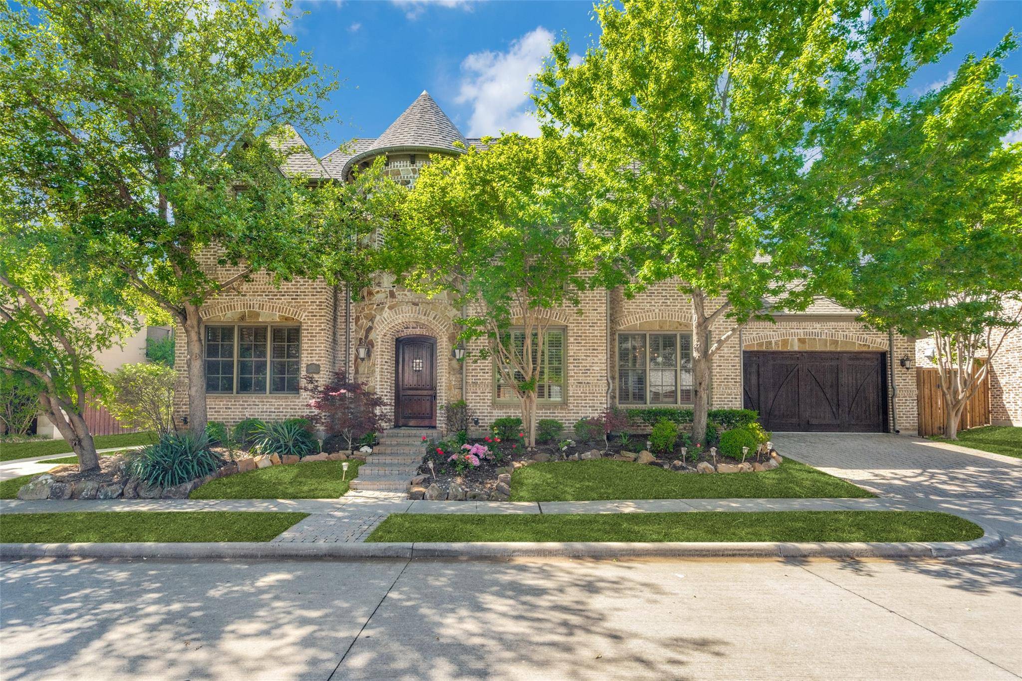 Plano, TX 75024,5756 Carrier Lane