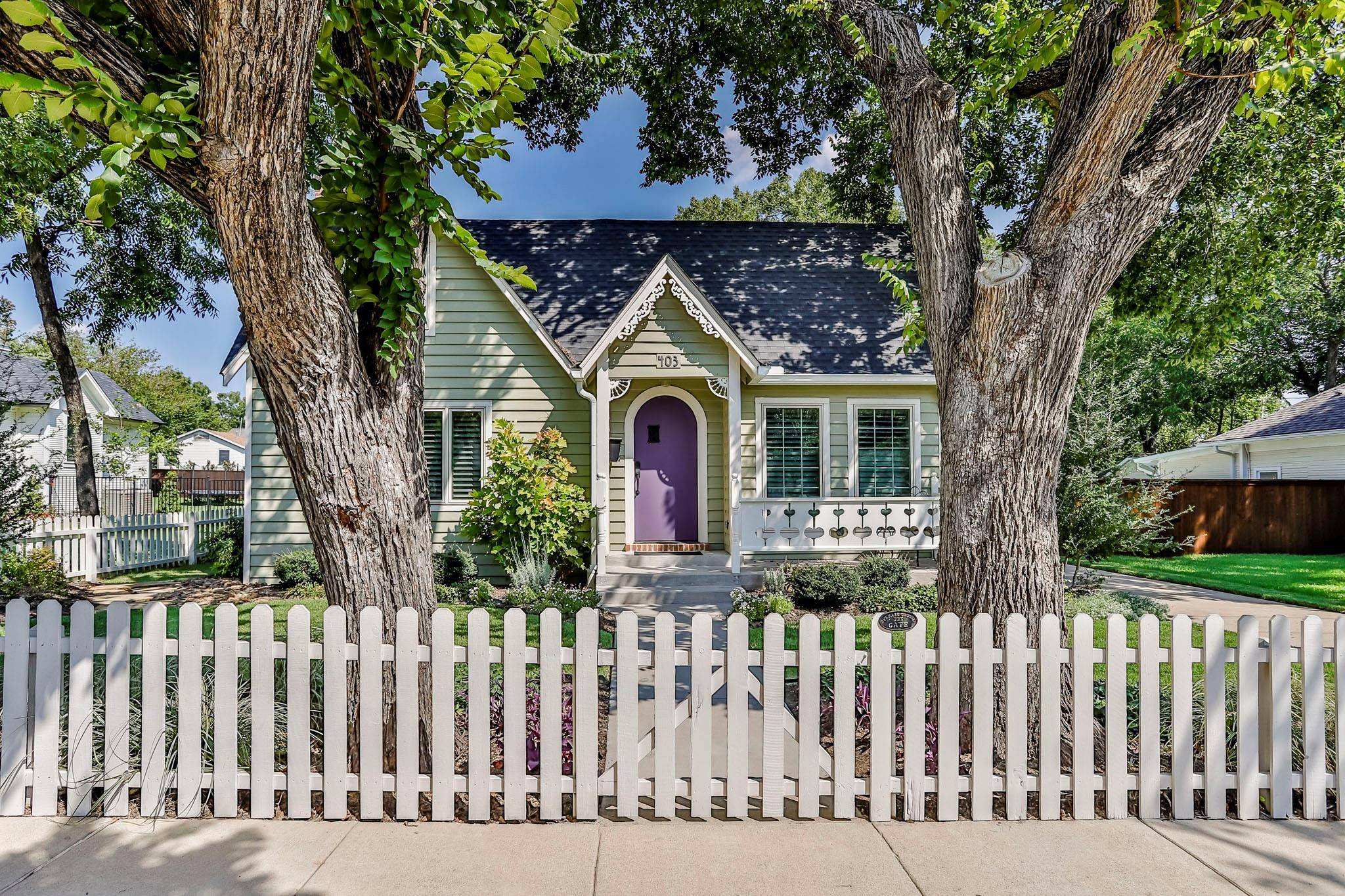 Grapevine, TX 76051,403 E Worth Street