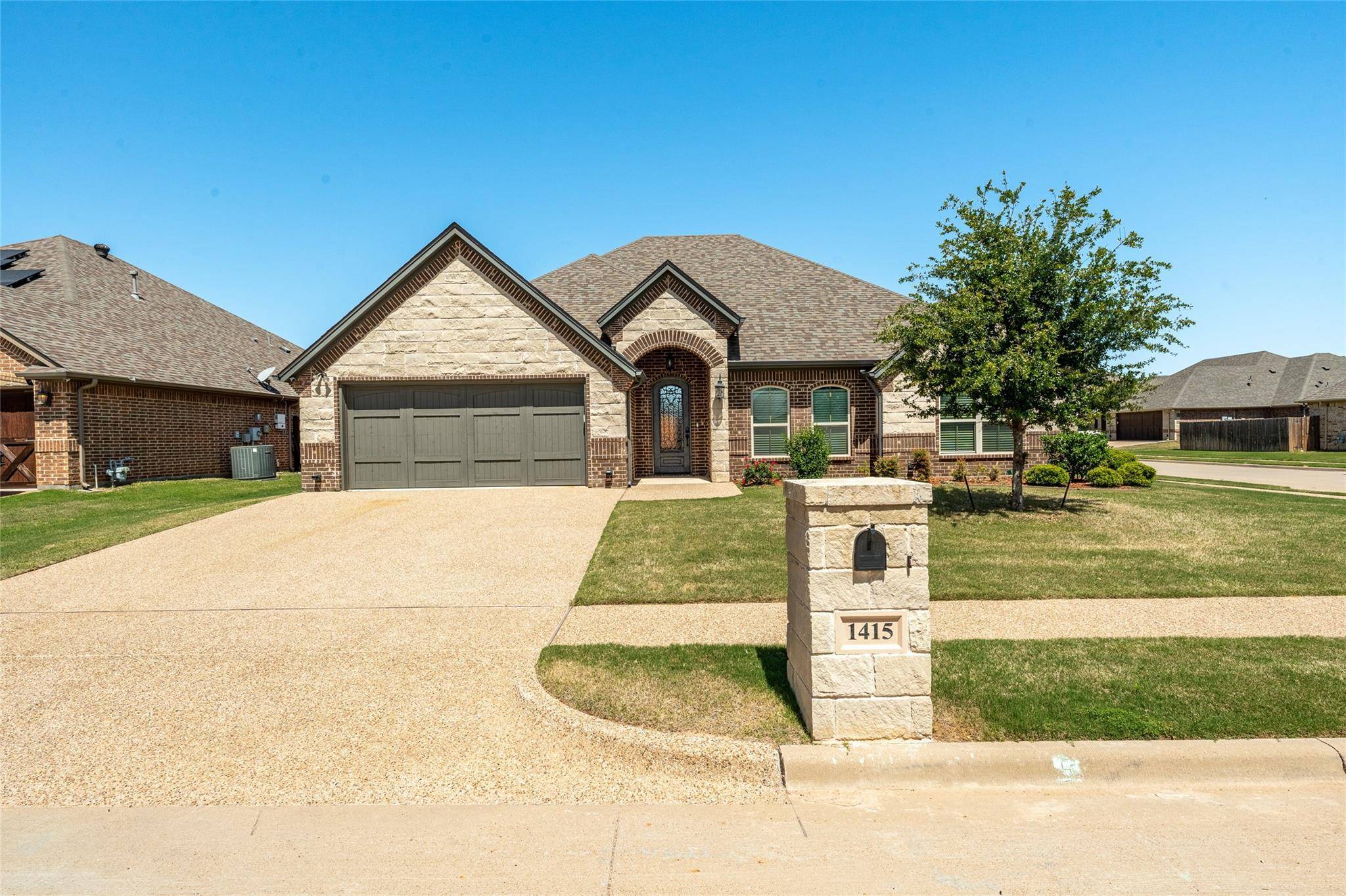 Granbury, TX 76048,1415 Joshua Way