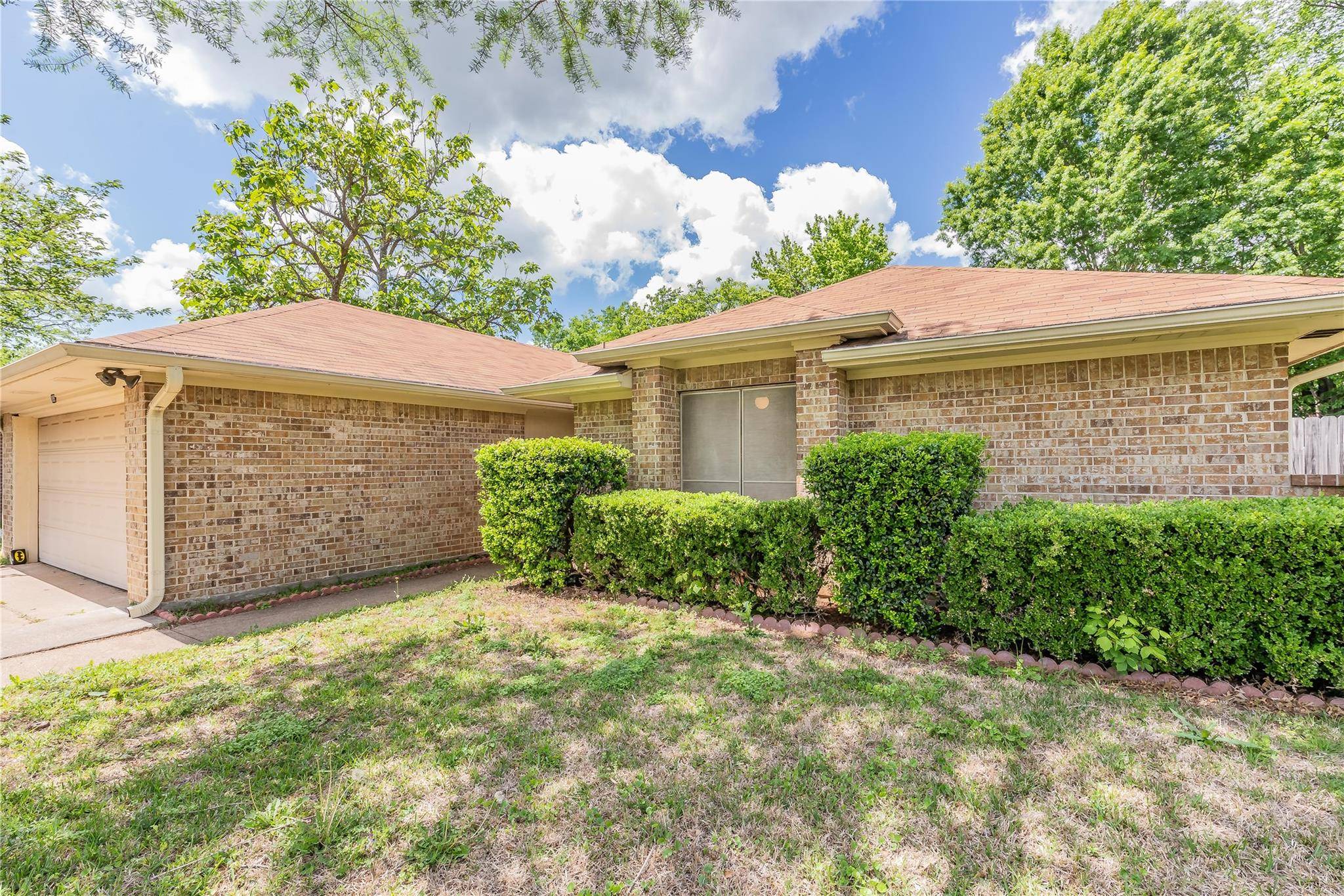 Seagoville, TX 75159,109 Colonial Circle