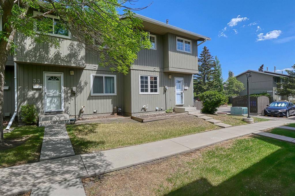 Calgary, AB T3G 1P2,6503 Ranchview DR NW #32