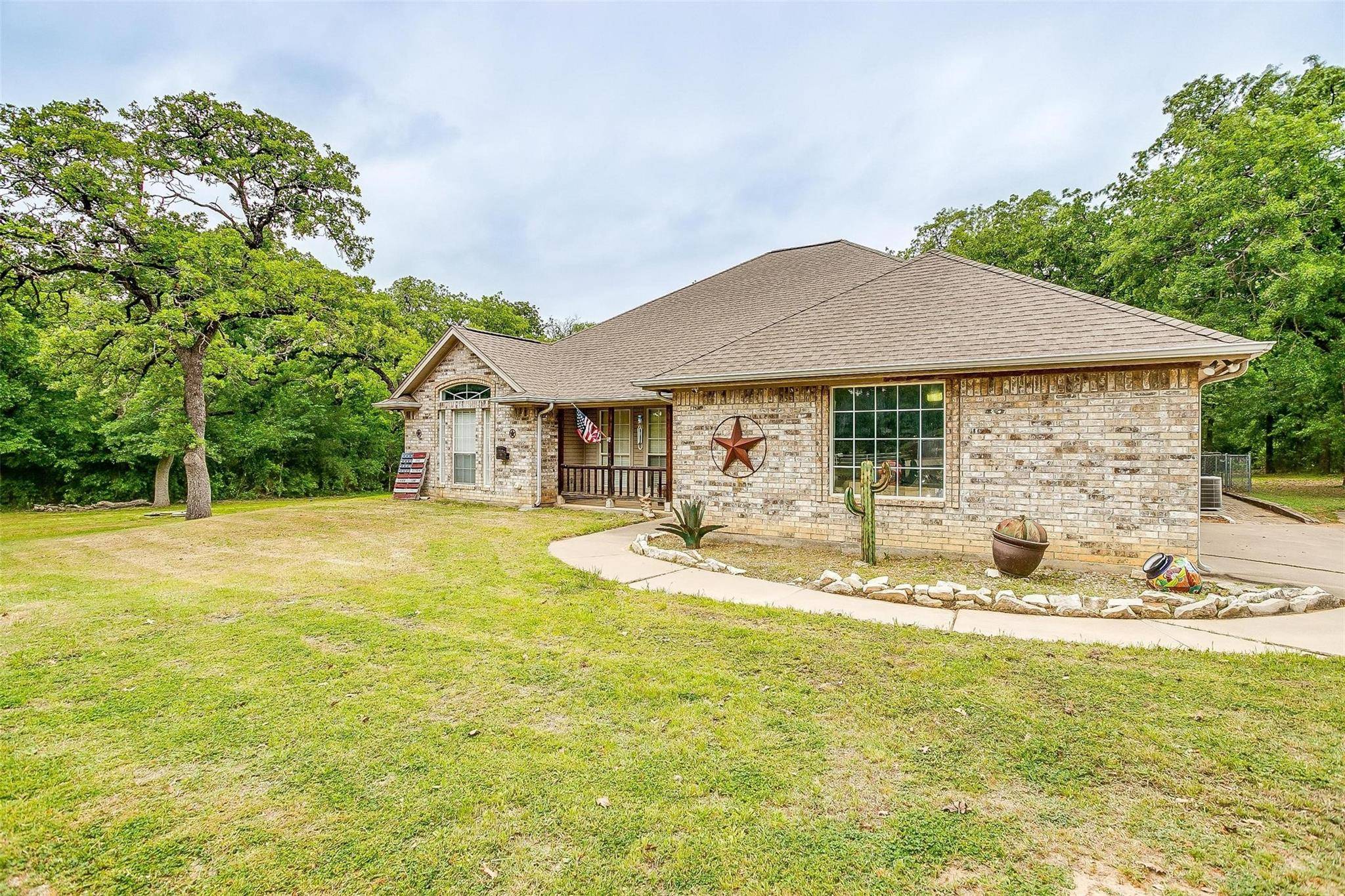 Burleson, TX 76028,5301 Hopper Road