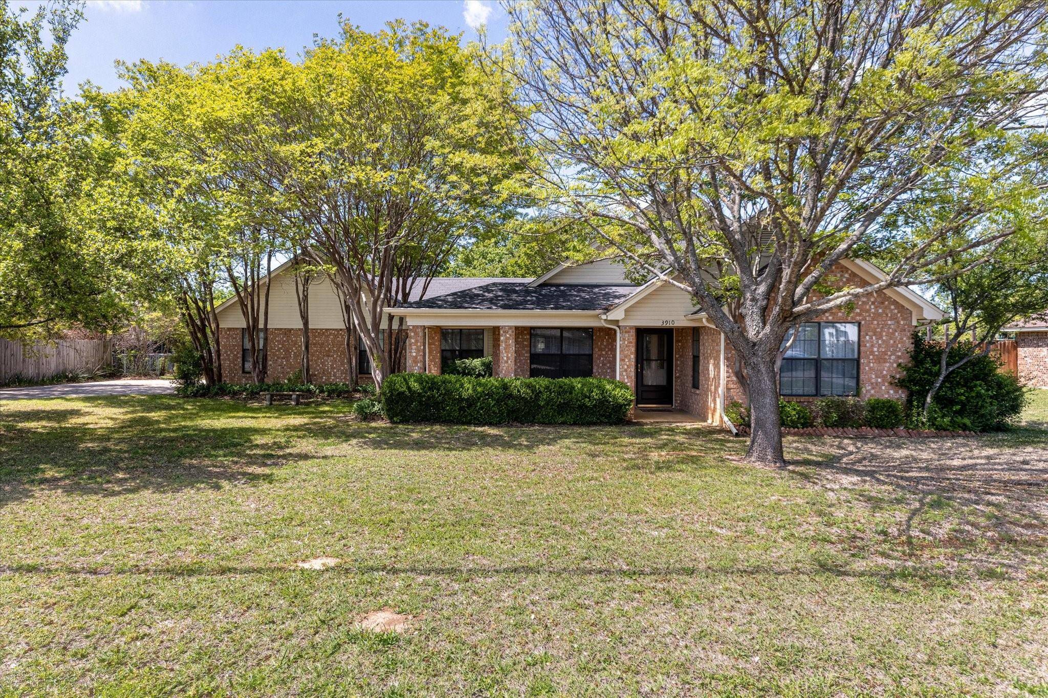 Granbury, TX 76048,3910 Country Lane