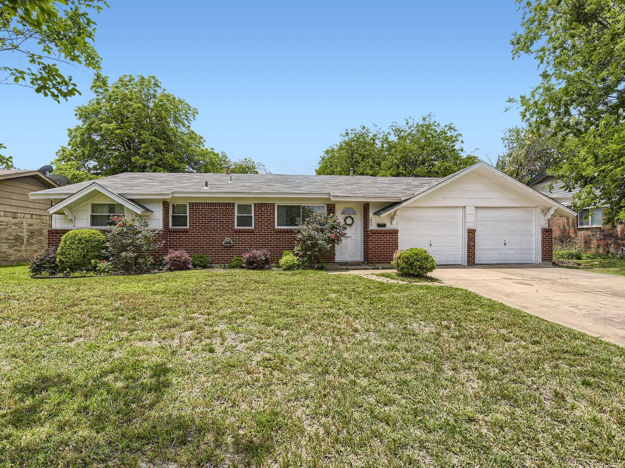 Burleson, TX 76028,233 NW Wintercrest Road