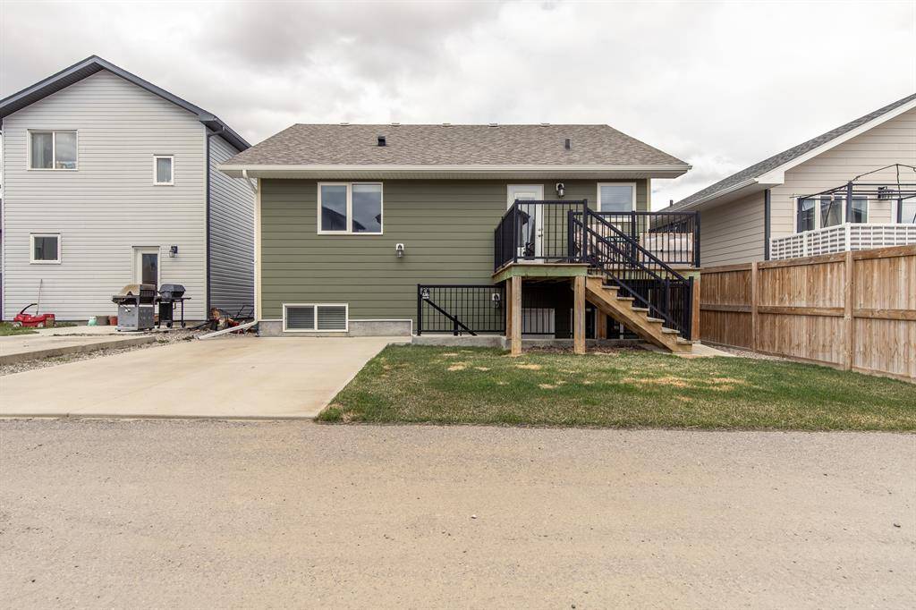 Lethbridge, AB T1J 5G5,616 Aquitania BLVD W