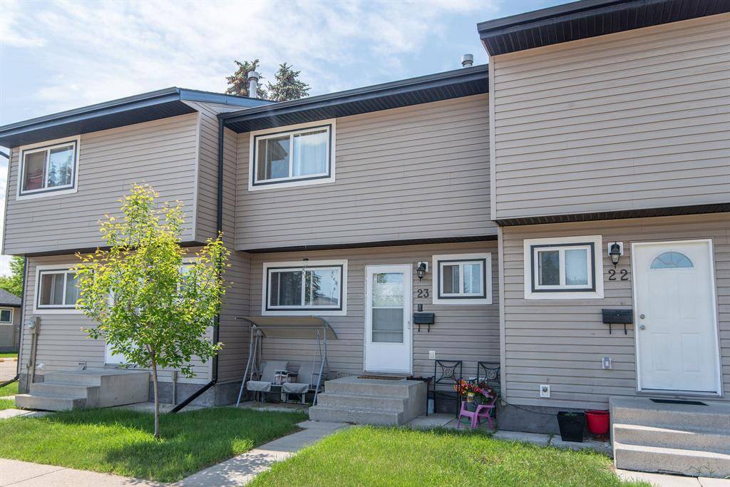 Red Deer, AB T4N 6G6,96 Holmes ST #23