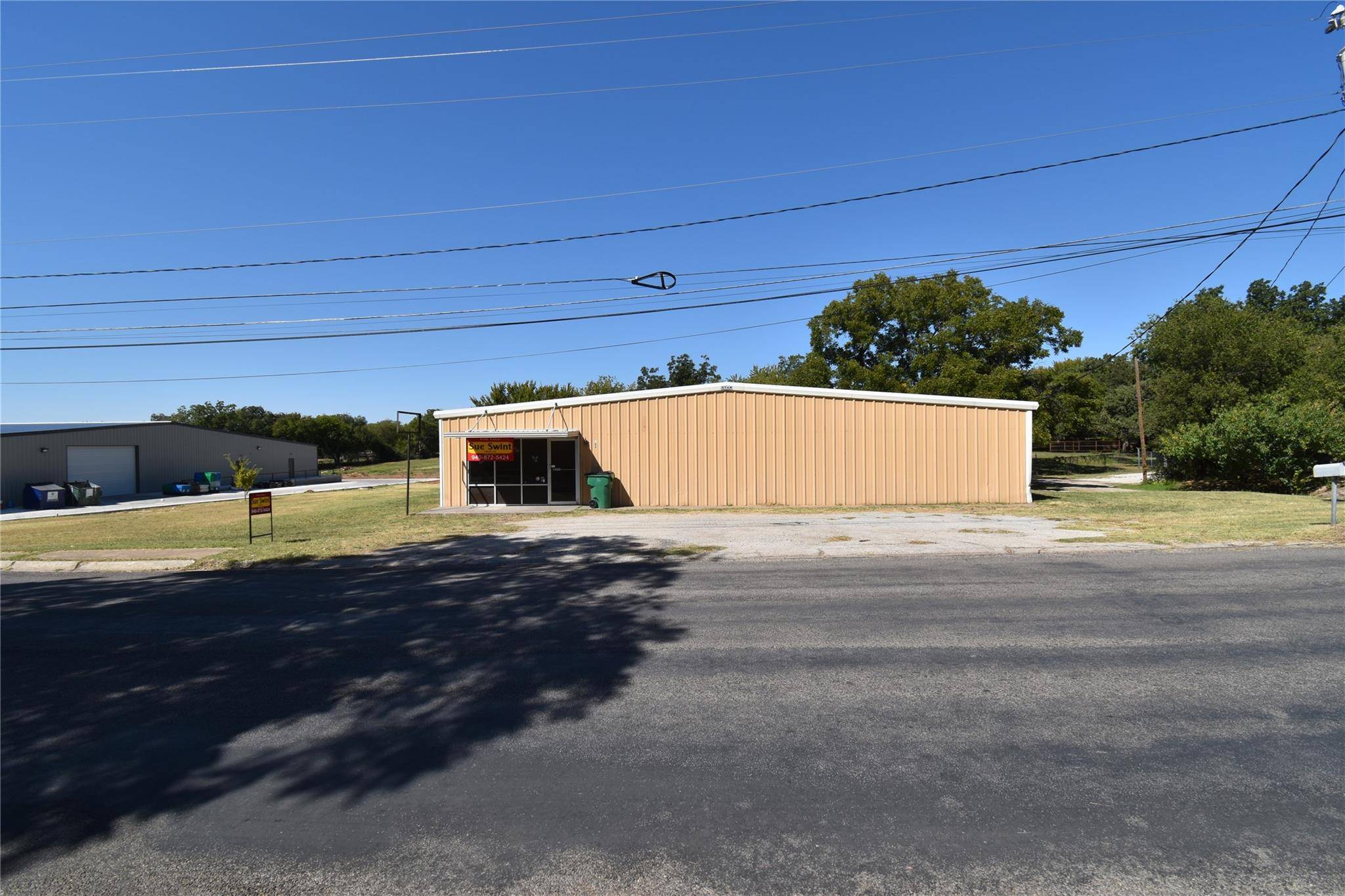 Bowie, TX 76230,206 N Matthews Street