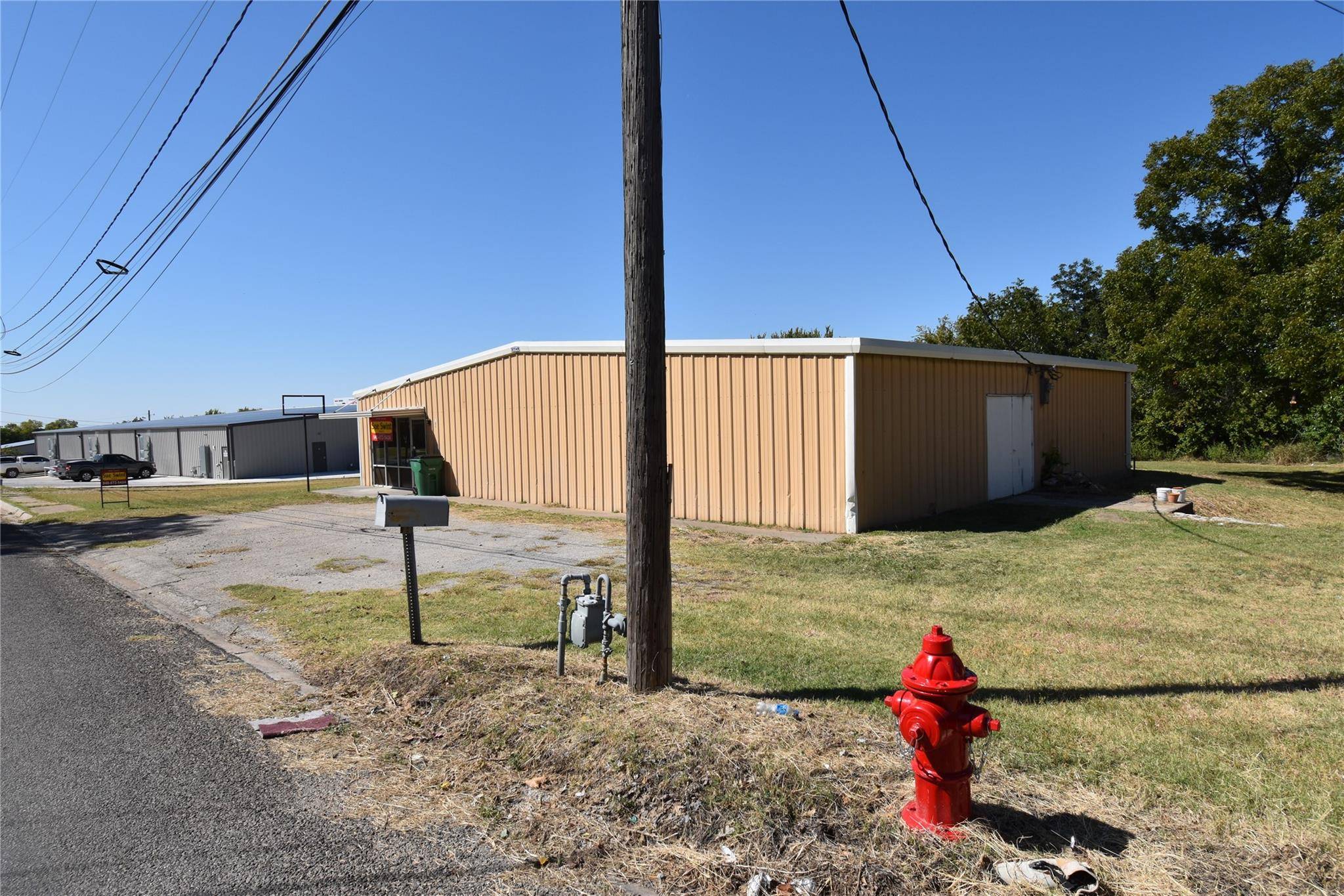 Bowie, TX 76230,206 N Matthews Street