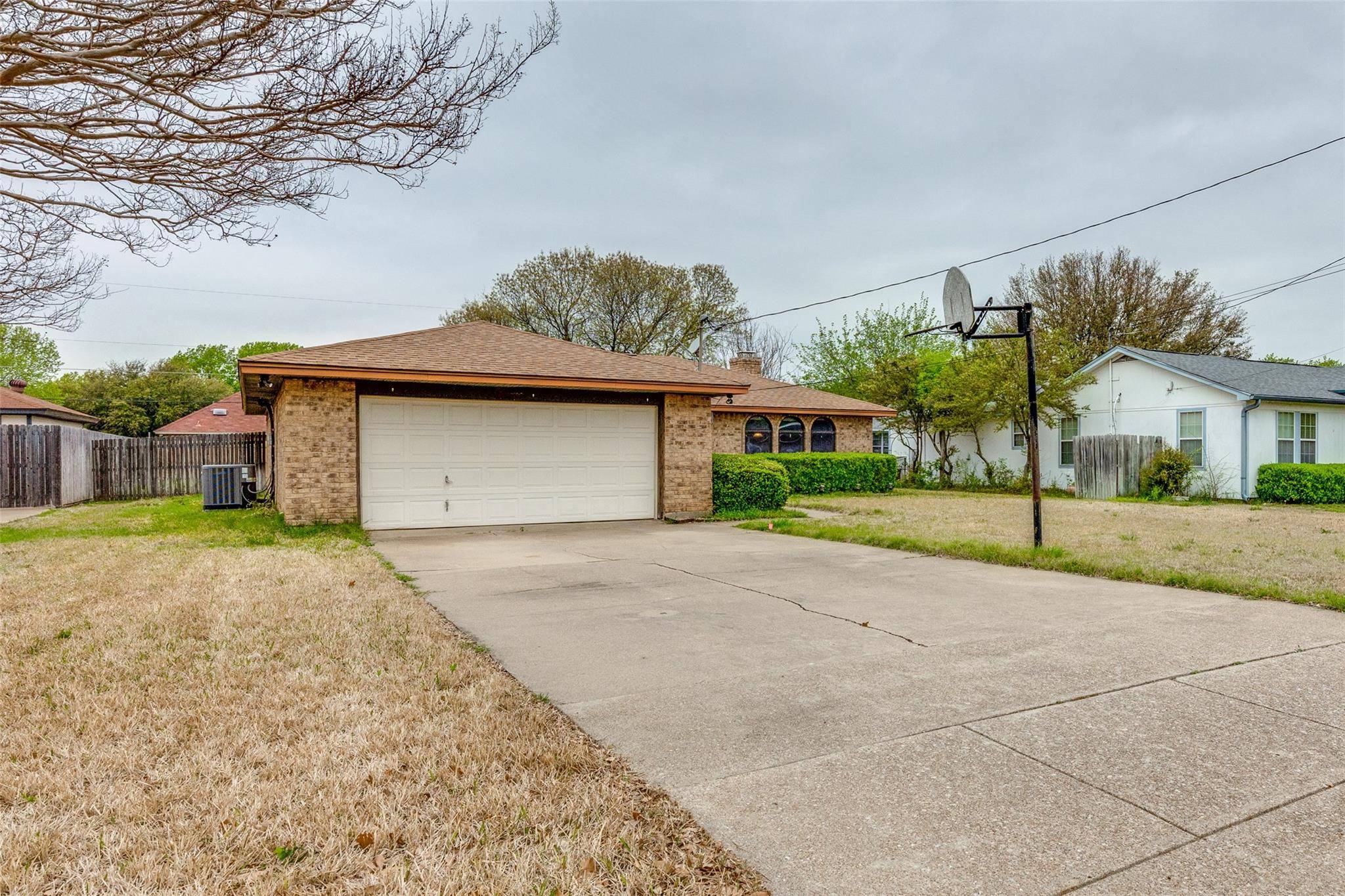 Benbrook, TX 76126,1230 Estes Street