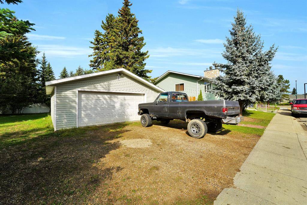 Red Deer, AB T4P 1J3,4 Pallo Close