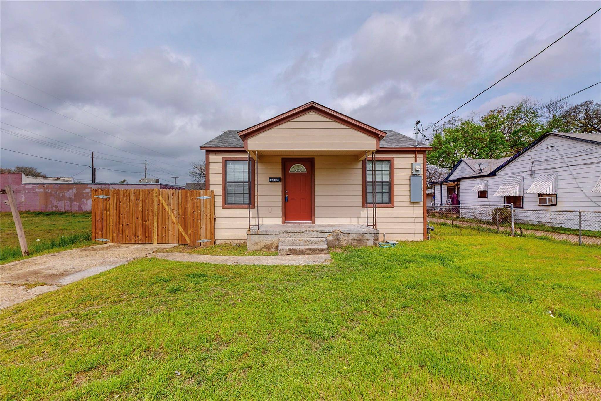 Dallas, TX 75215,2811 Southland Street