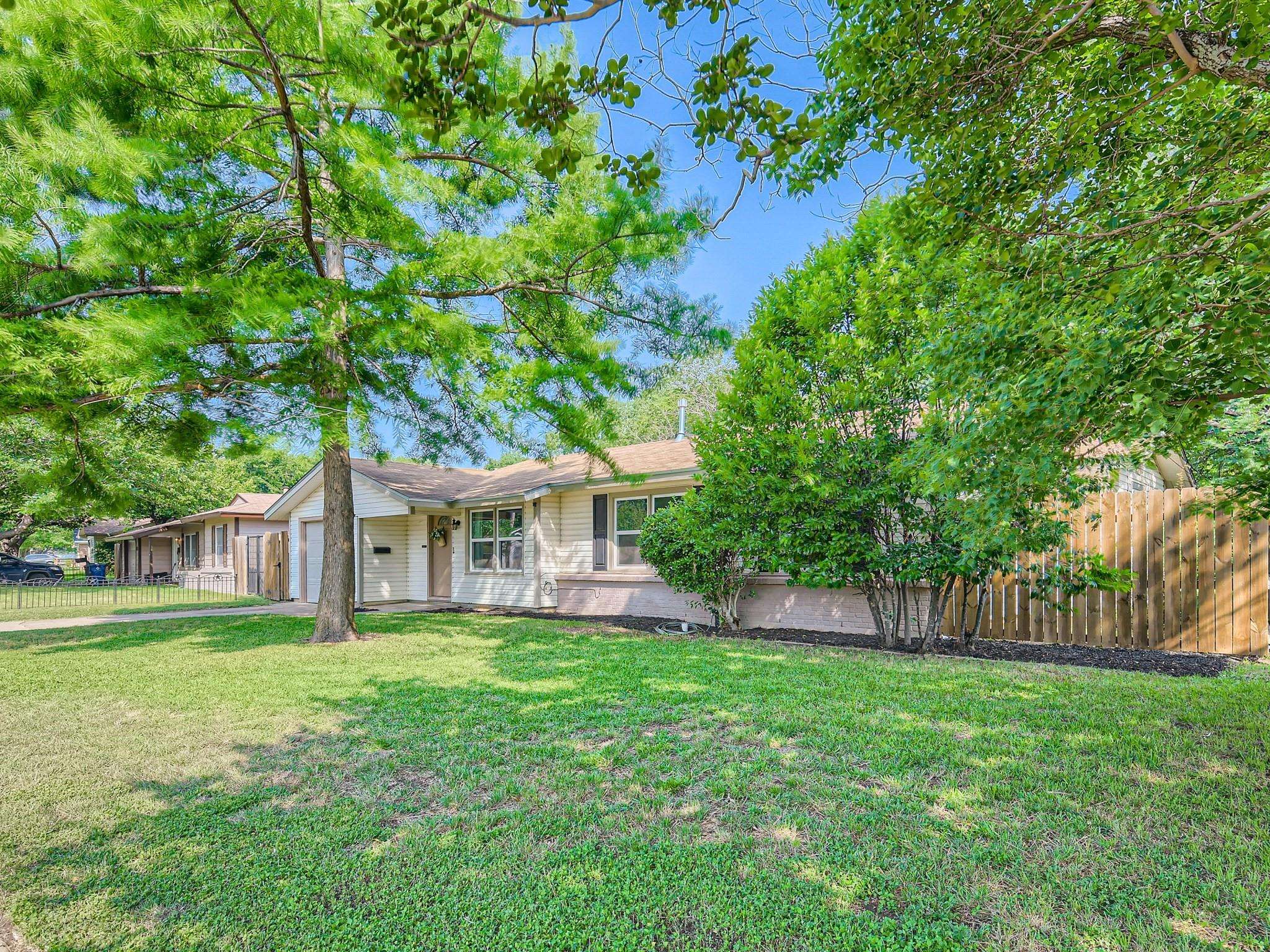 Burleson, TX 76028,106 SW Moody Street