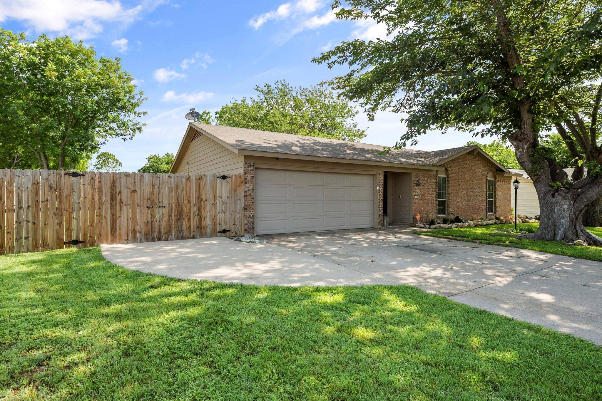 Burleson, TX 76028,518 Barkridge Trail