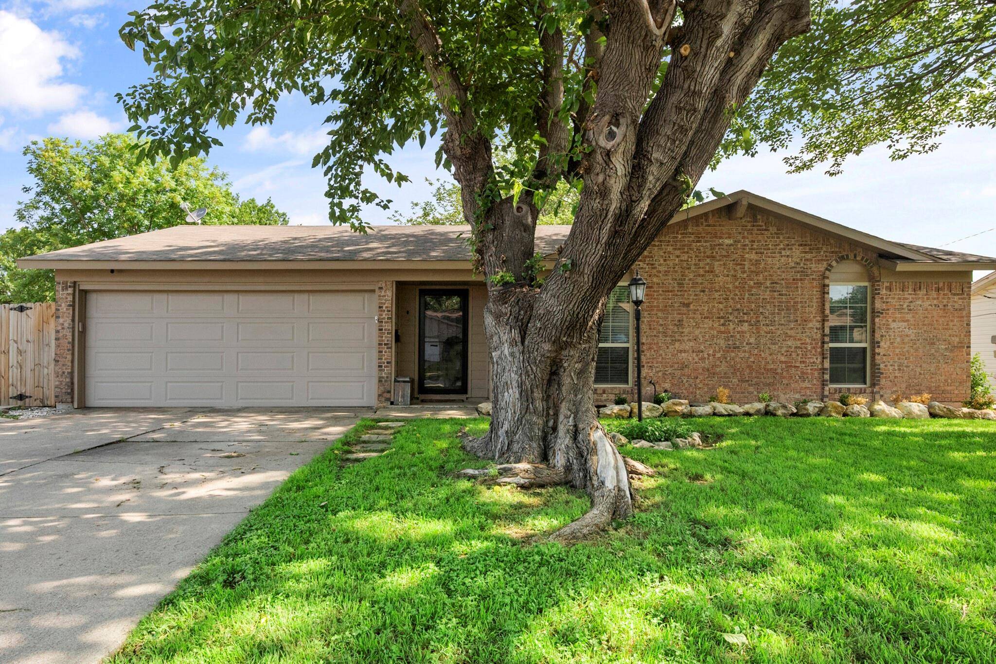 Burleson, TX 76028,518 Barkridge Trail