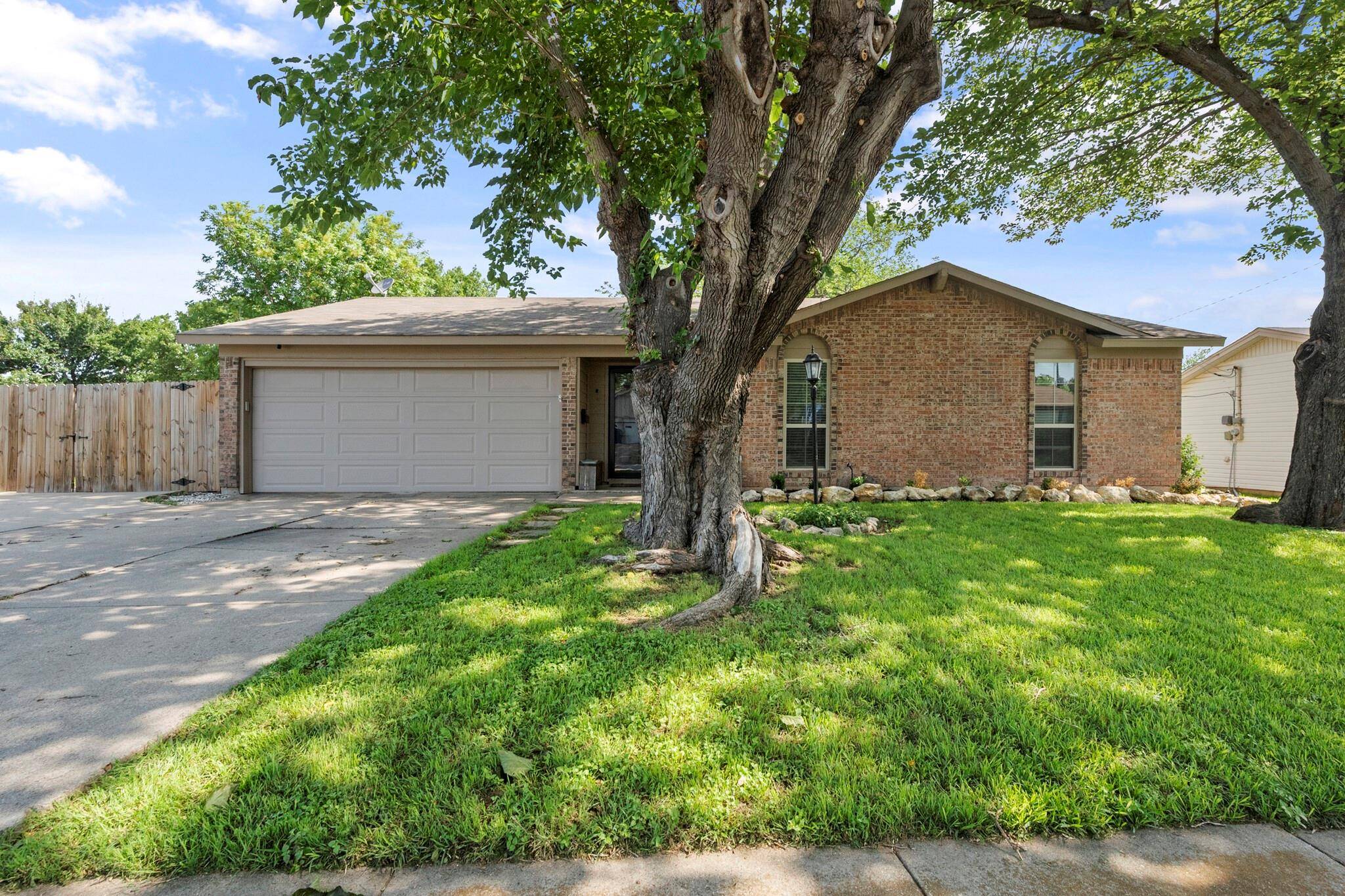 Burleson, TX 76028,518 Barkridge Trail