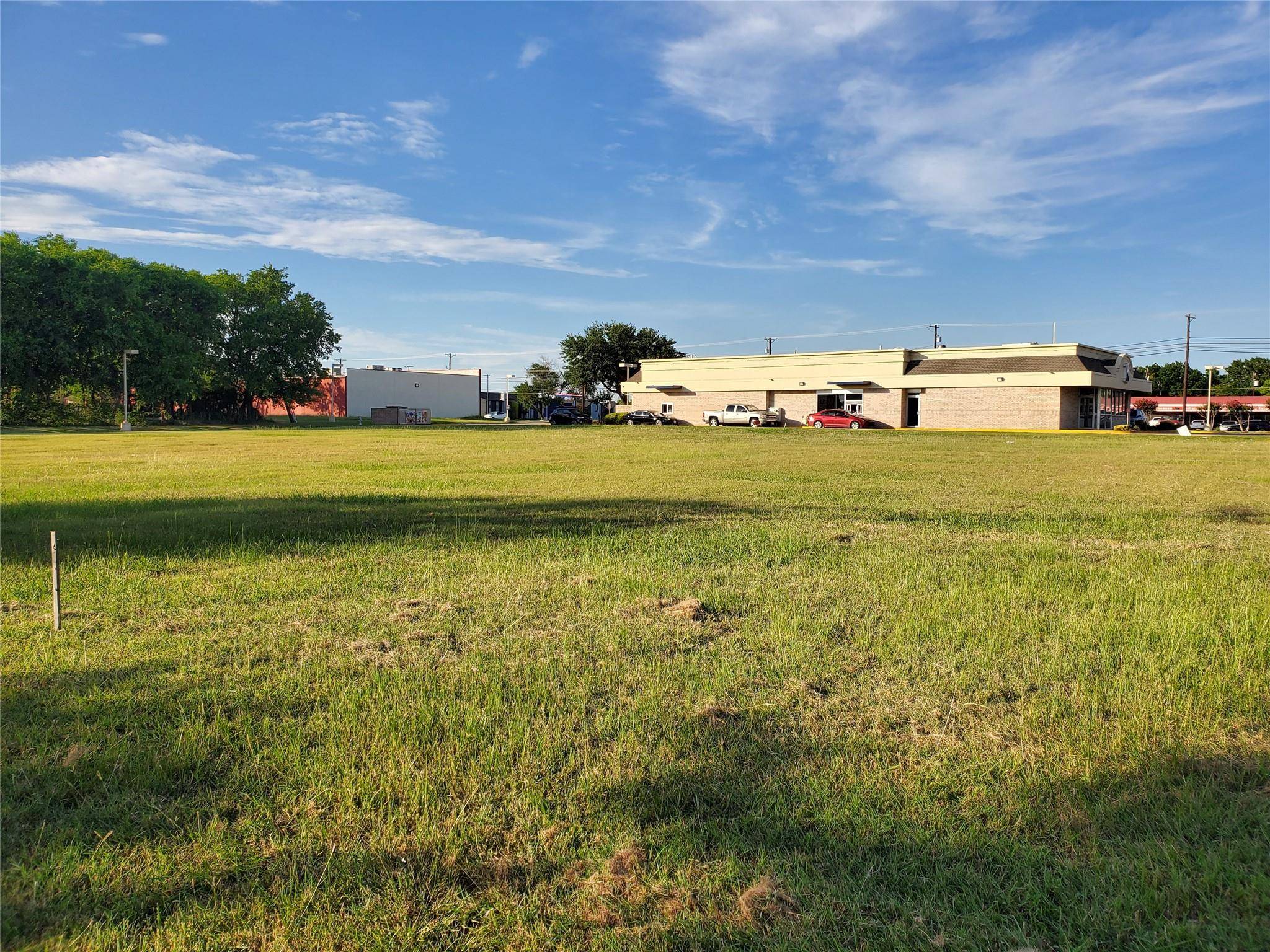 Garland, TX 75043,5475 Robin Road