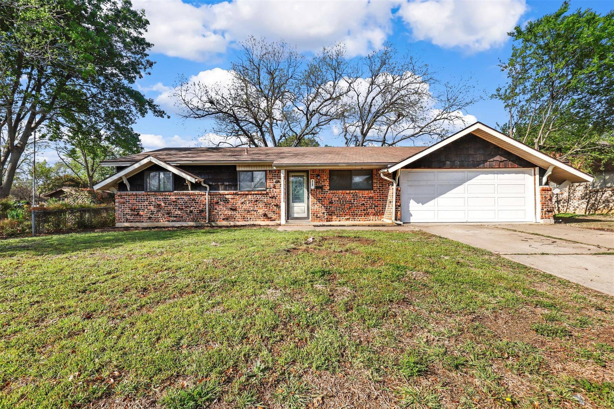 Burleson, TX 76028,317 Wintercrest Road