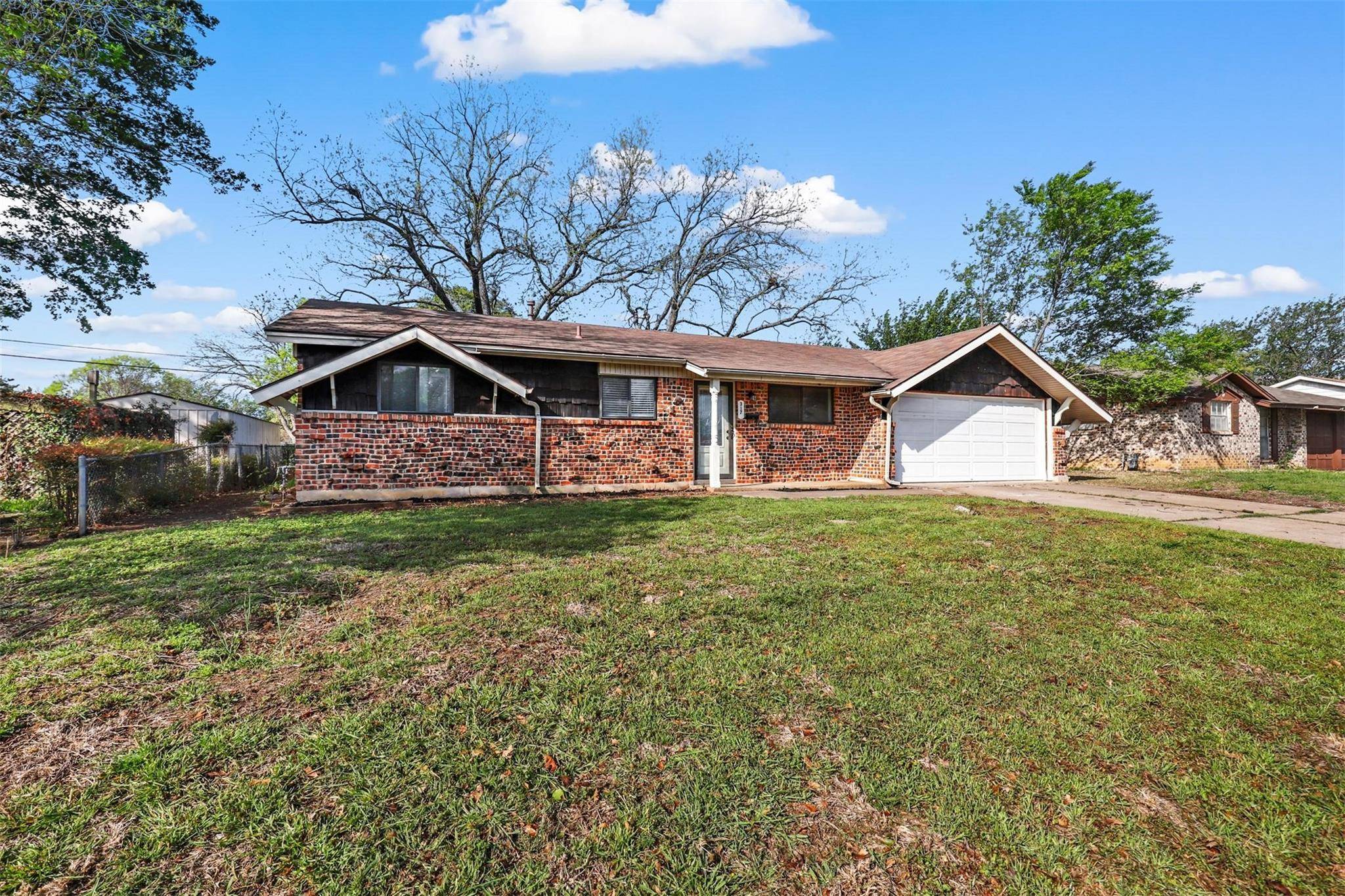 Burleson, TX 76028,317 Wintercrest Road