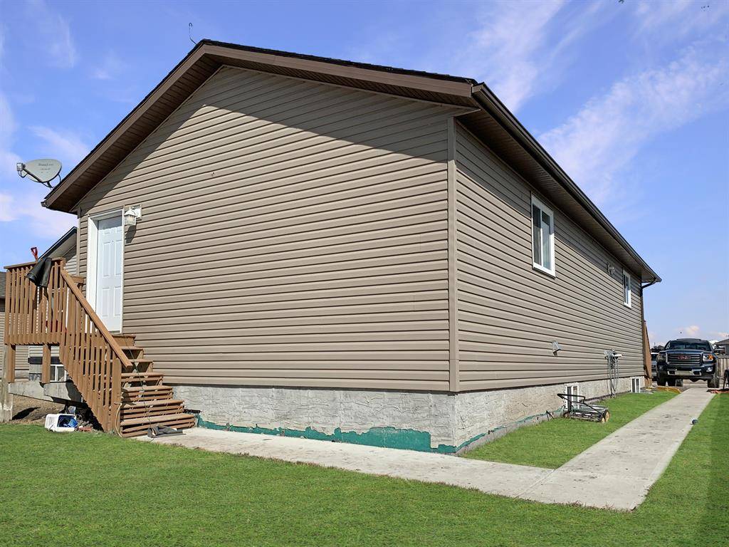 Clairmont, AB T8X5C5,9701 113 AVE #B