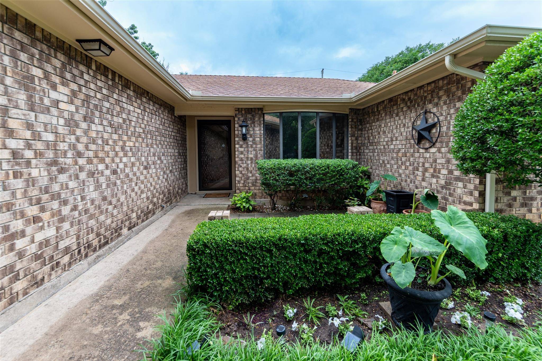 Arlington, TX 76016,5808 Melstone Drive