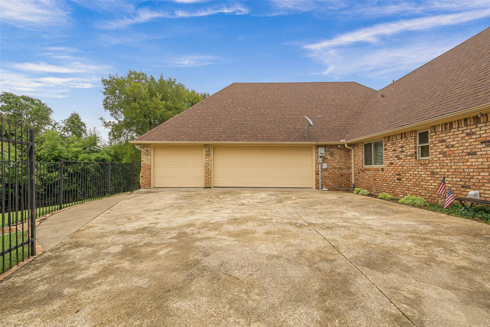 Grand Prairie, TX 75052,536 Estate Drive