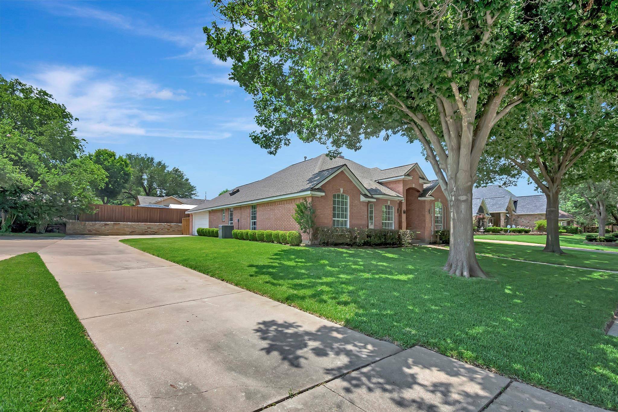 Grand Prairie, TX 75052,511 Estate Drive