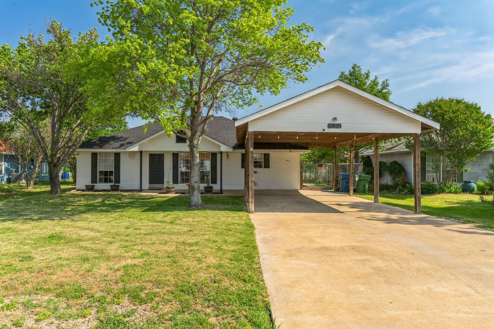 Oak Point, TX 75068,610 Lamp Post Lane