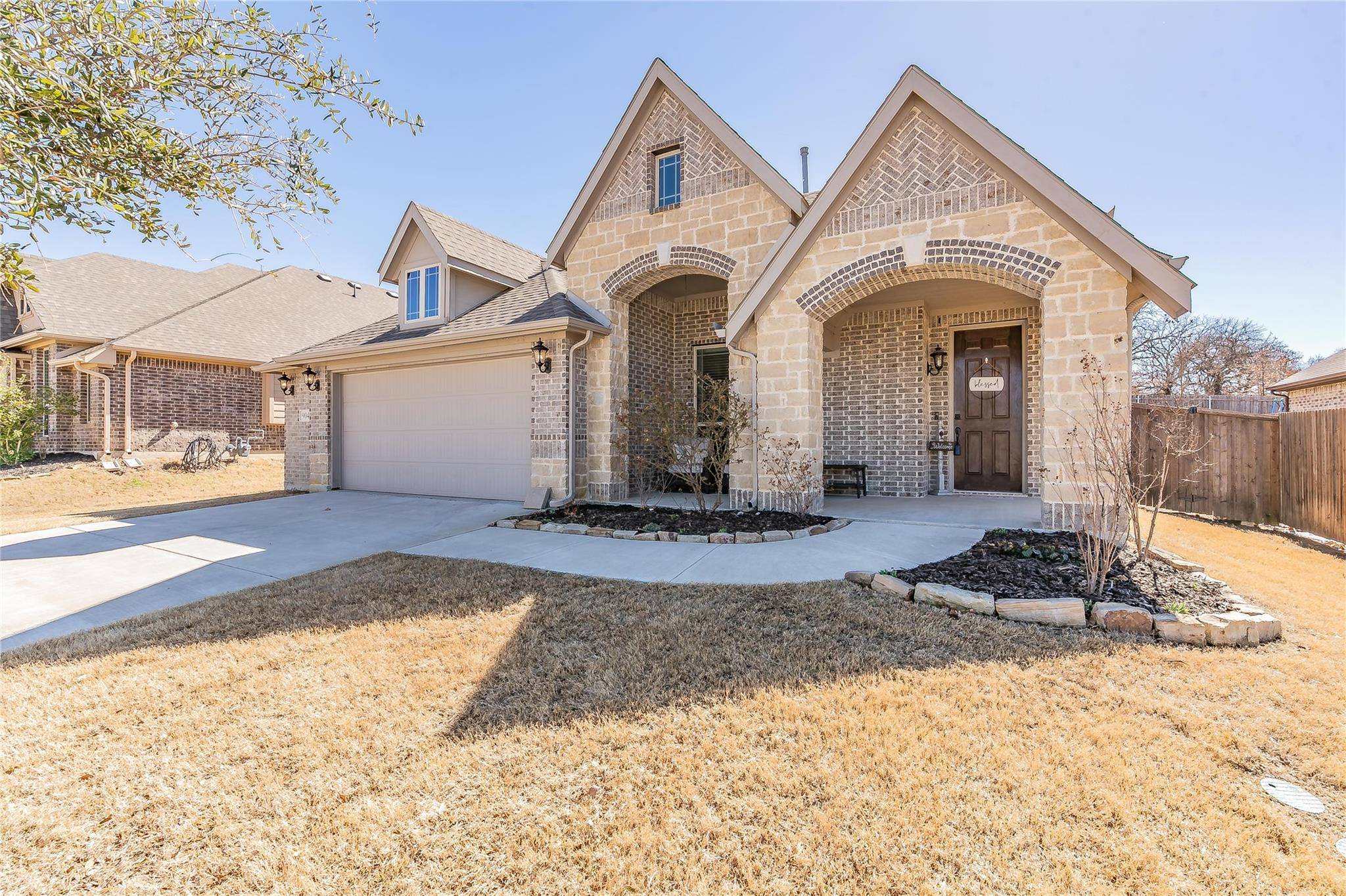 Burleson, TX 76028,904 Robles Way