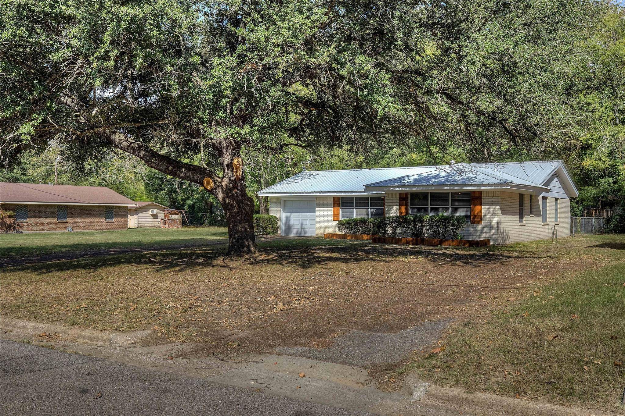 Sulphur Springs, TX 75482,329 Putman Street