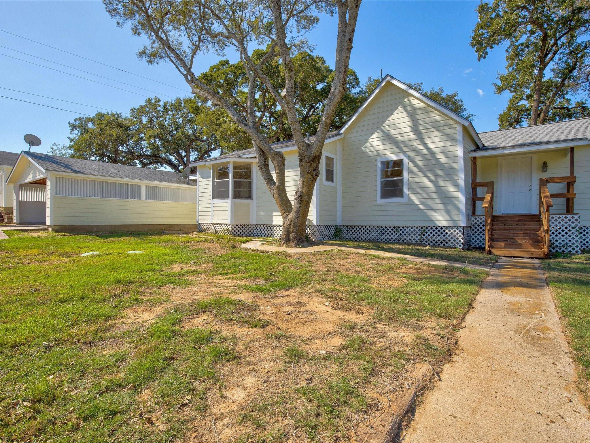 Joshua, TX 76058,1037 County Road 909