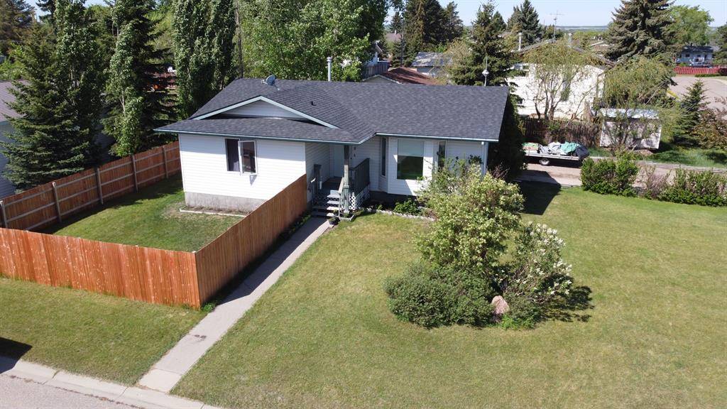 Hughenden, AB T0B2E0,5 Lawley AVE