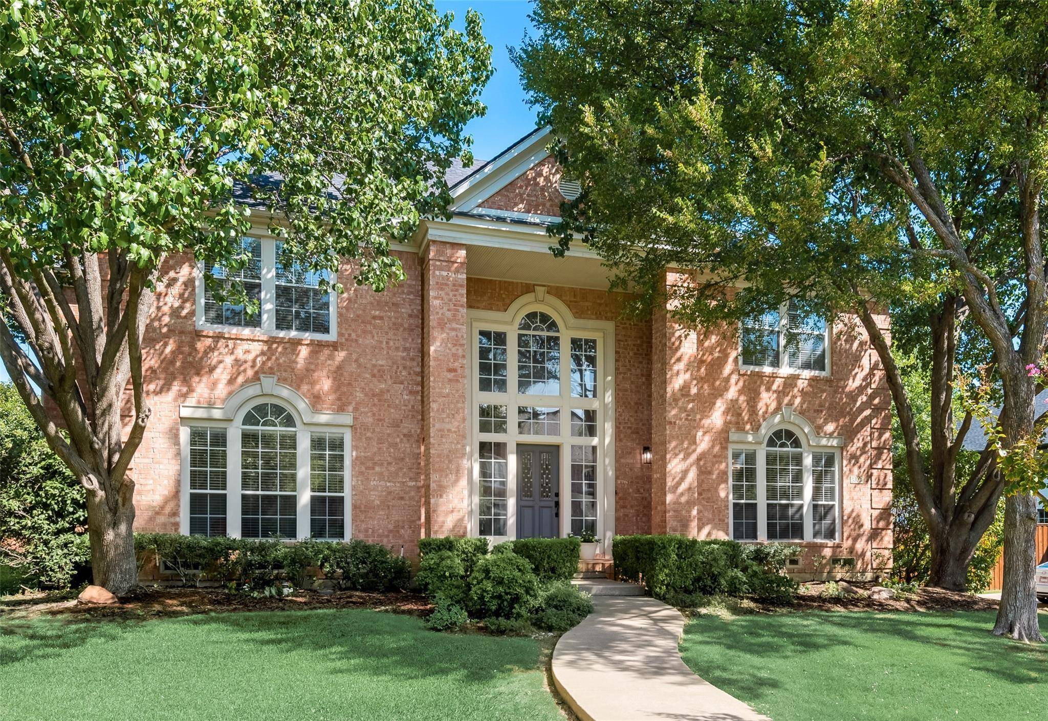 Irving, TX 75063,2307 Southern Oak Drive