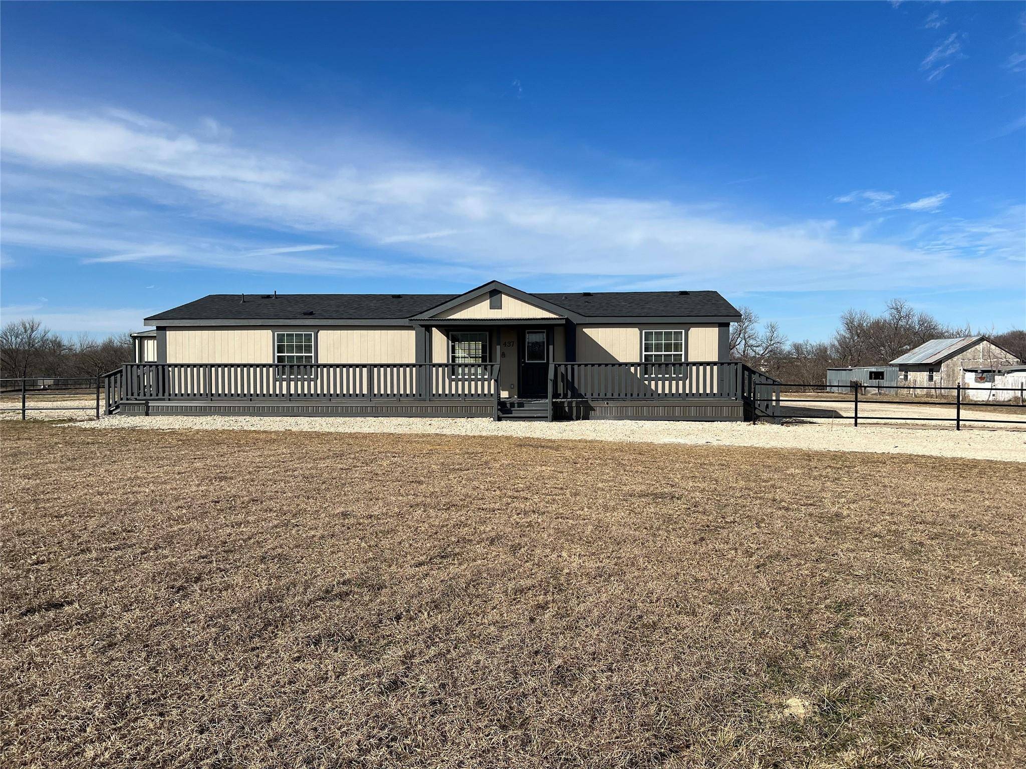 Rhome, TX 76078,437 Lone Trail